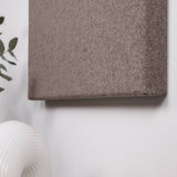 Detailaufnahme 100% Schurwolle in Cappuccino – Akustikwerke Lodenstoff-Akustikpanel Textur und Oberfläche