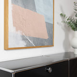 Akustikbilder "Lullaby" der Serie Magnitudo in quadratischem Format, mit abstrakter heller Kunst als Fotomotiv und mit hellem Vollholzrahmen, seitliche Ansicht