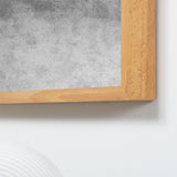 Nahaufnahme des Rahmens Buche Geölt in Kombination mit dem Akustikbild "Shade"